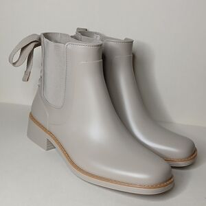 Bernardo Waterproof Ankle Rain Boots Neutral Chelsea Booties Size 7